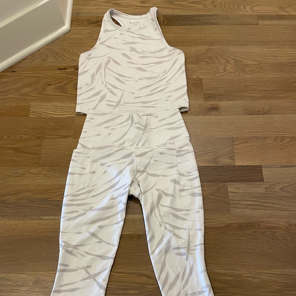 Sz small Athleta pants and top